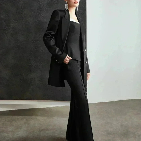 Black Two-Tone Women's Party Flowy Cami Top - Picture 4 of 7